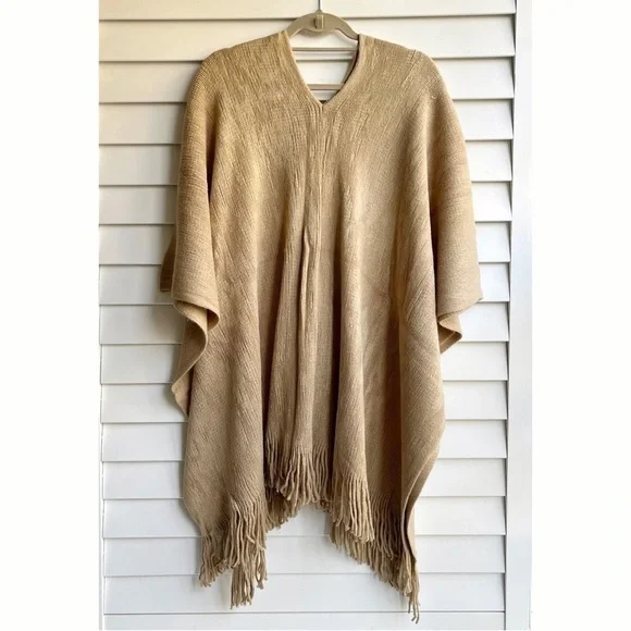 Shiraleah Rowan Camel Fringe Poncho One Size NWT Curateur Rachel Zoe - Picture 4 of 11